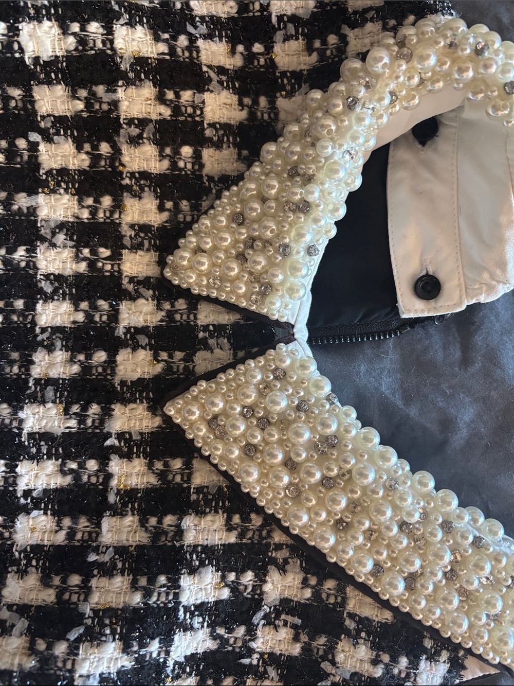 Alice + Olivia Black & Ivory Tweed dress with Pearl-Embellished Collar Sz 10 - Picture 8 of 10